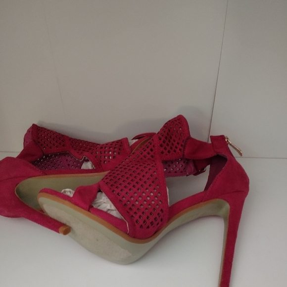 Fuchsia Pink  Cape Robbin Sandals - Picture 5 of 6